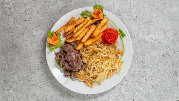 38. Stir-fried Meat & Vegetables With French Fries